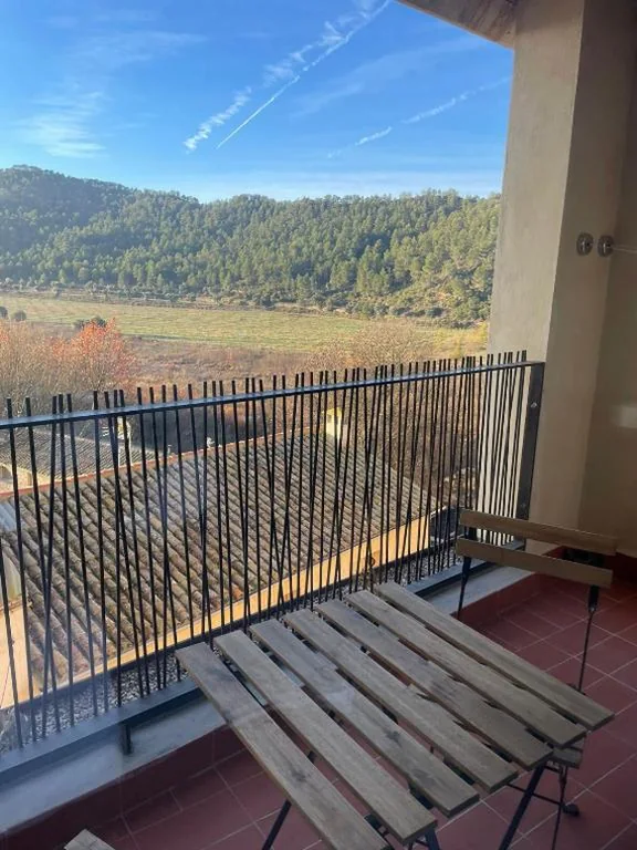 Habitación Cuádruple - vistas al jardín — Hostal Boutique Restaurante El Algars