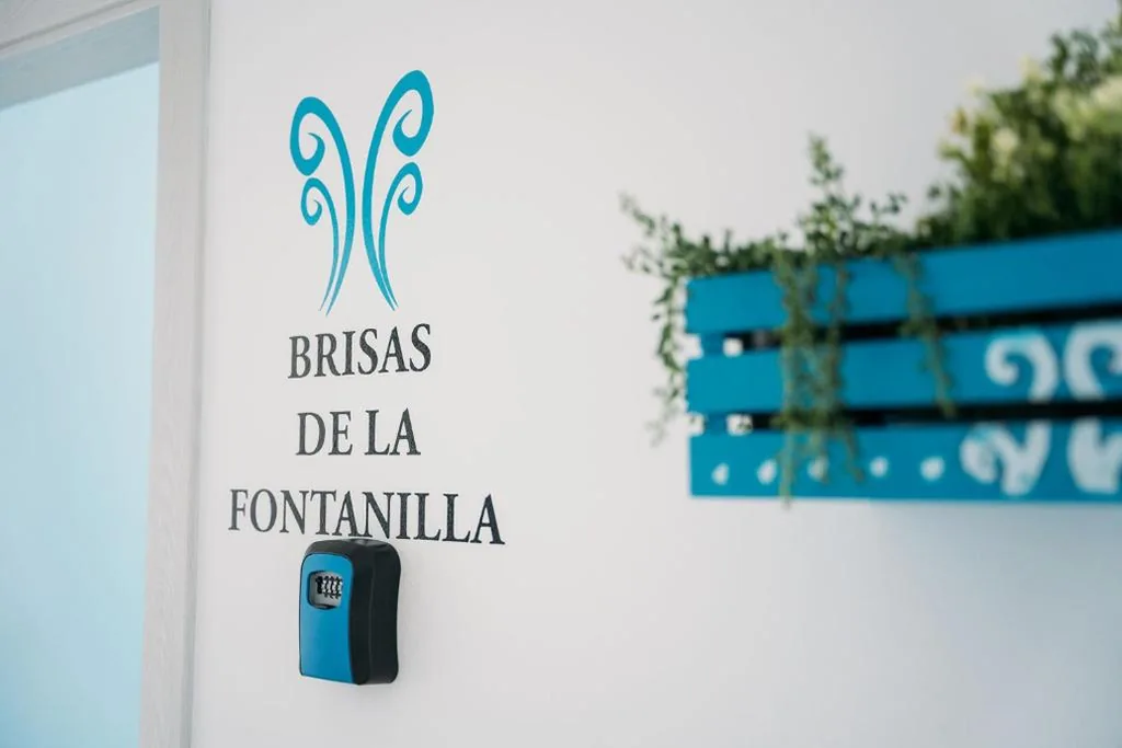 Double Room with Sea View from the Bed — Hostal Brisas de Conil
