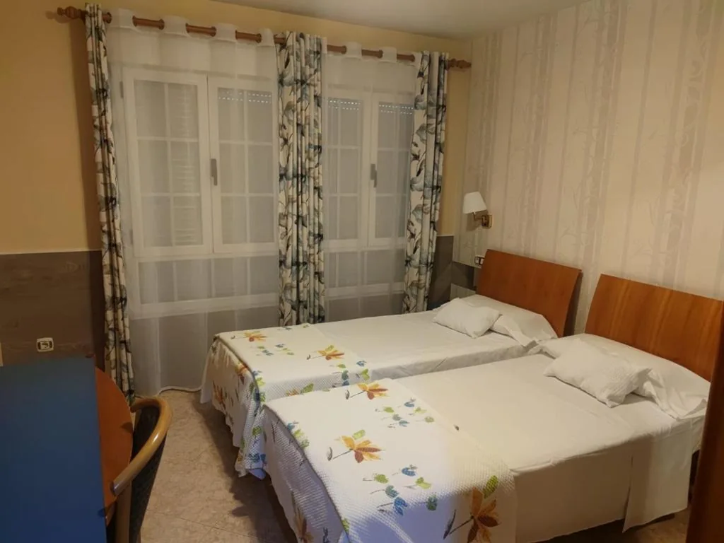 Habitación Doble - 1 o 2 camas — Hostal Burbia