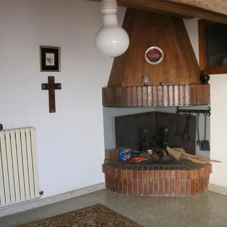 Chalet — HOSTAL BURGALES