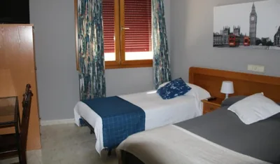 HOSTAL BURGALES — foto 2