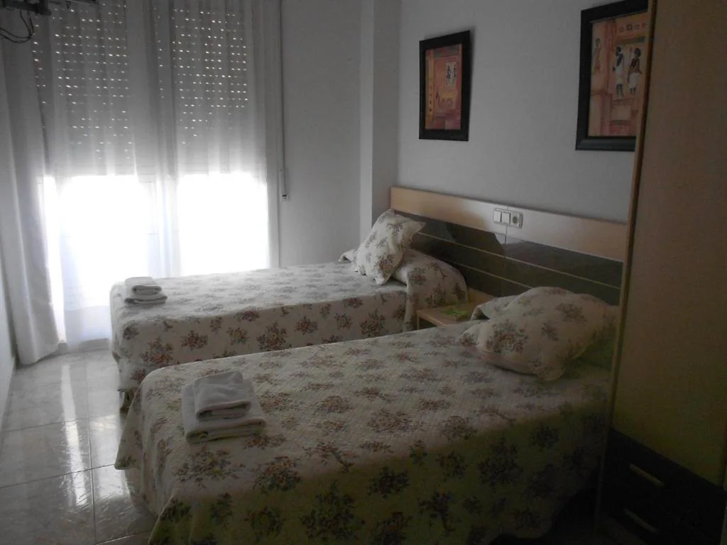 Camera doppia - 1 o 2 letti — Hostal Ca La Irene