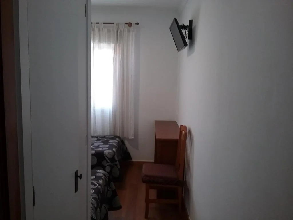 Camera doppia Deluxe con letti singoli — Hostal Cabrera