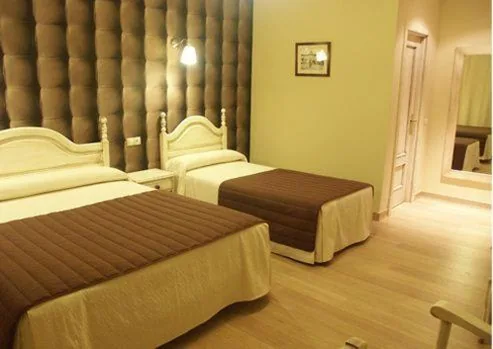 Habitación Doble - 1 o 2 camas — HOSTAL-CAFE GUTGRECO