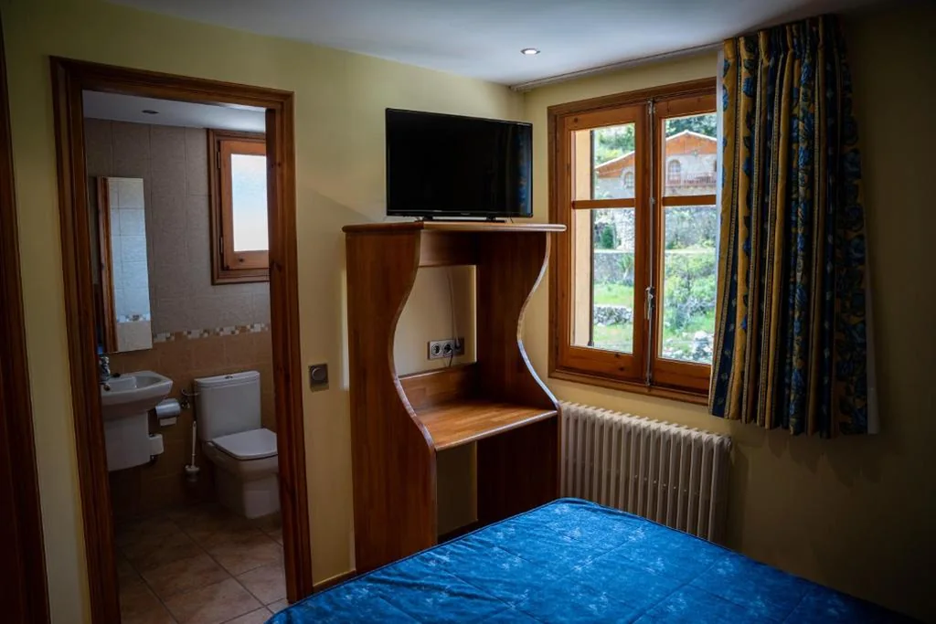 Habitación Doble Económica — Hostal Cal Franciscó