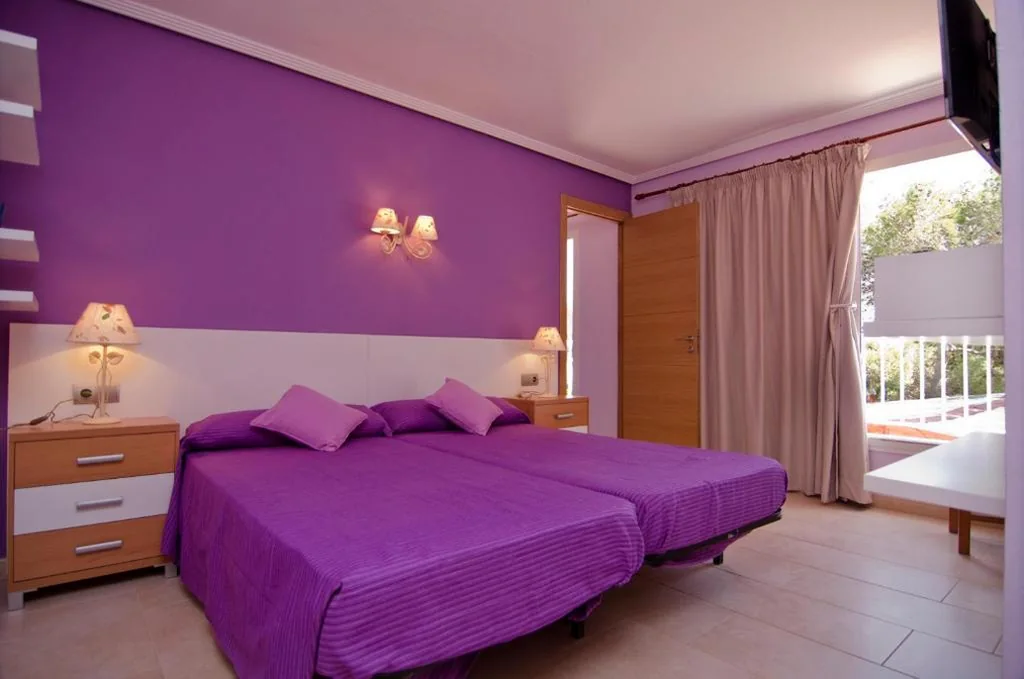 Vierbettzimmer mit Bad — Hostal Cala Boix