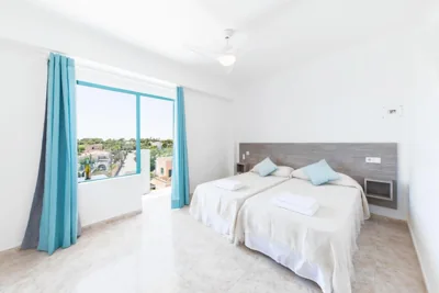 Hostal Cala Llombards — foto 2