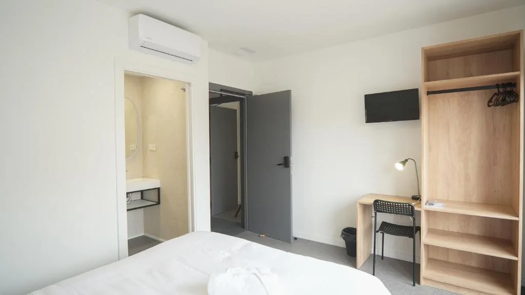 Habitación Individual — Hostal Calaya