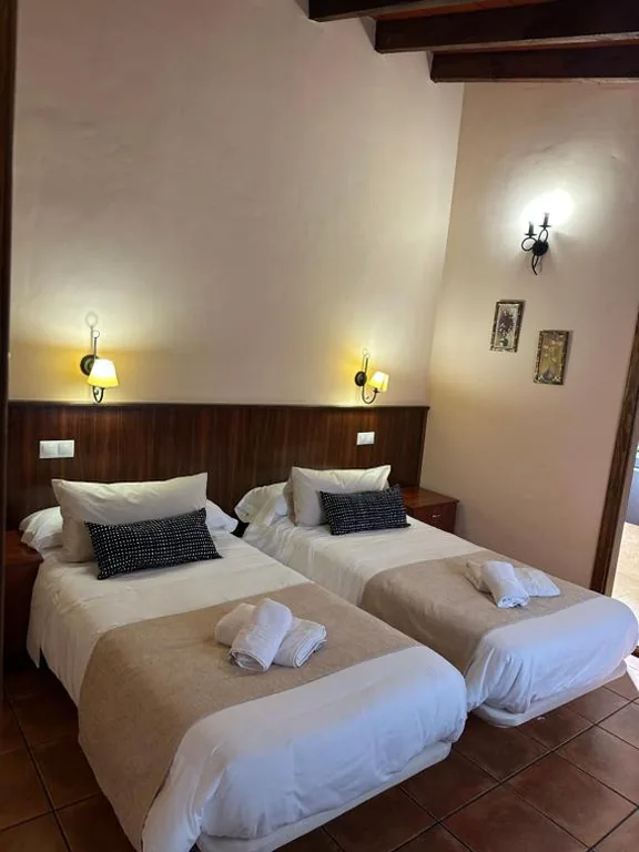 Twin Room — Hostal Camarina