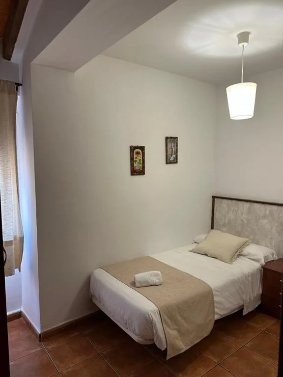 Single Room — Hostal Camarina