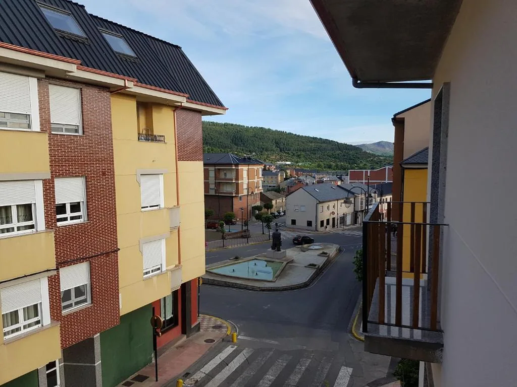 Camera singola con balcone — HOSTAL CAMELOT