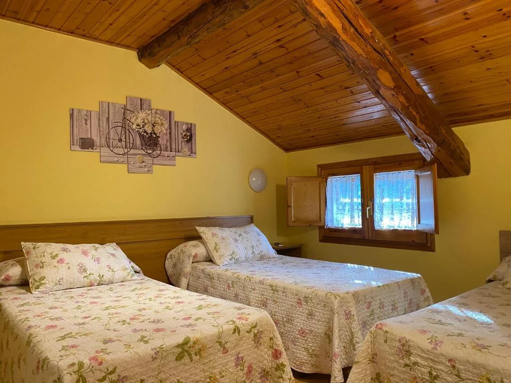 Quadruple Room — Hostal Can Josep