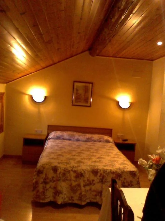 Double Room - 1 or 2 Beds — Hostal Can Josep