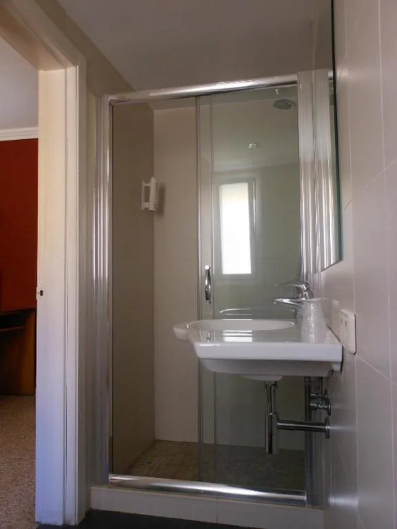 Habitación Individual — Hostal Can Pou