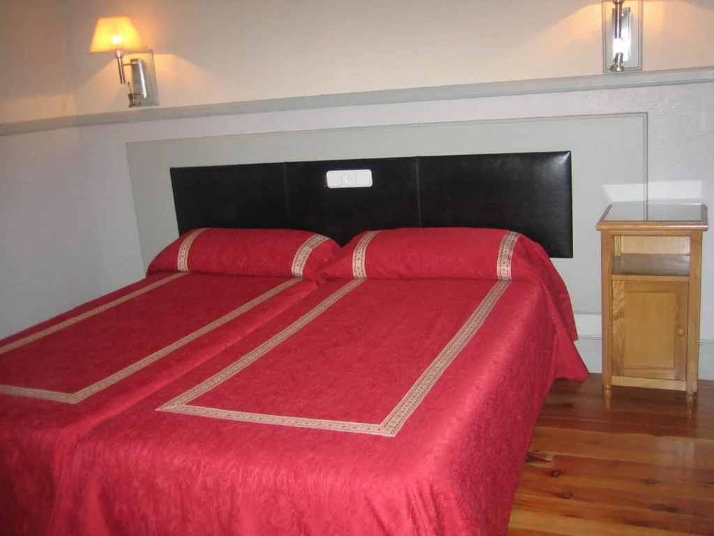 Habitación Doble — Hostal Canovas