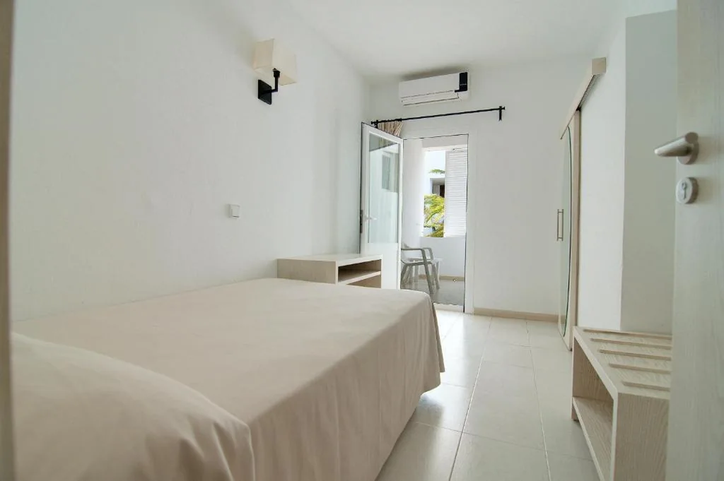 单人间 — Hostal Capri