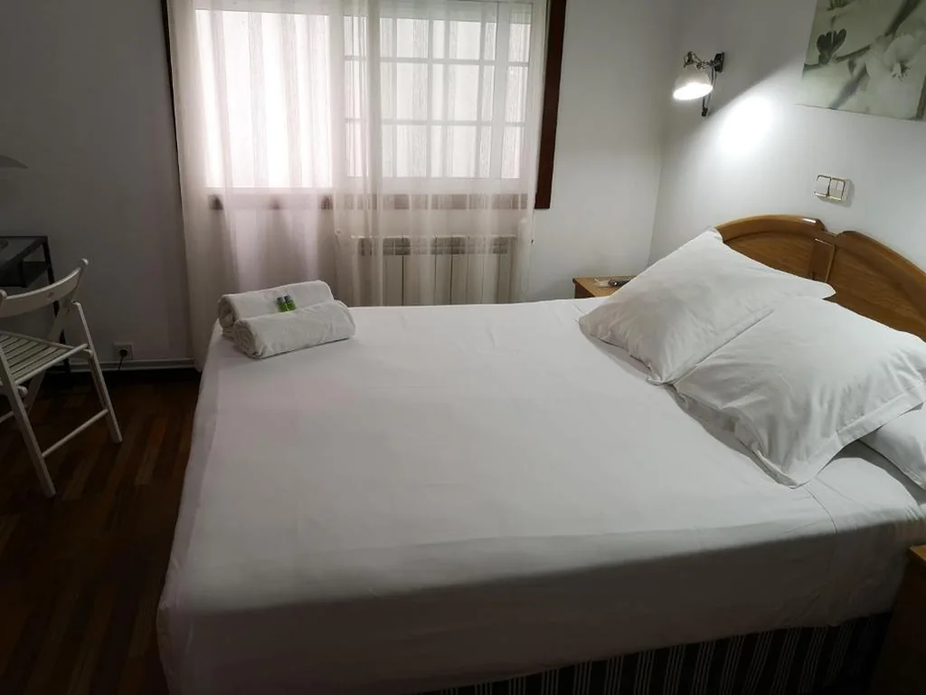 Double Room — Hostal Carbonara
