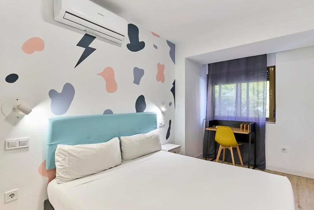 Habitación Doble — Hostal Carmen by gaiarooms