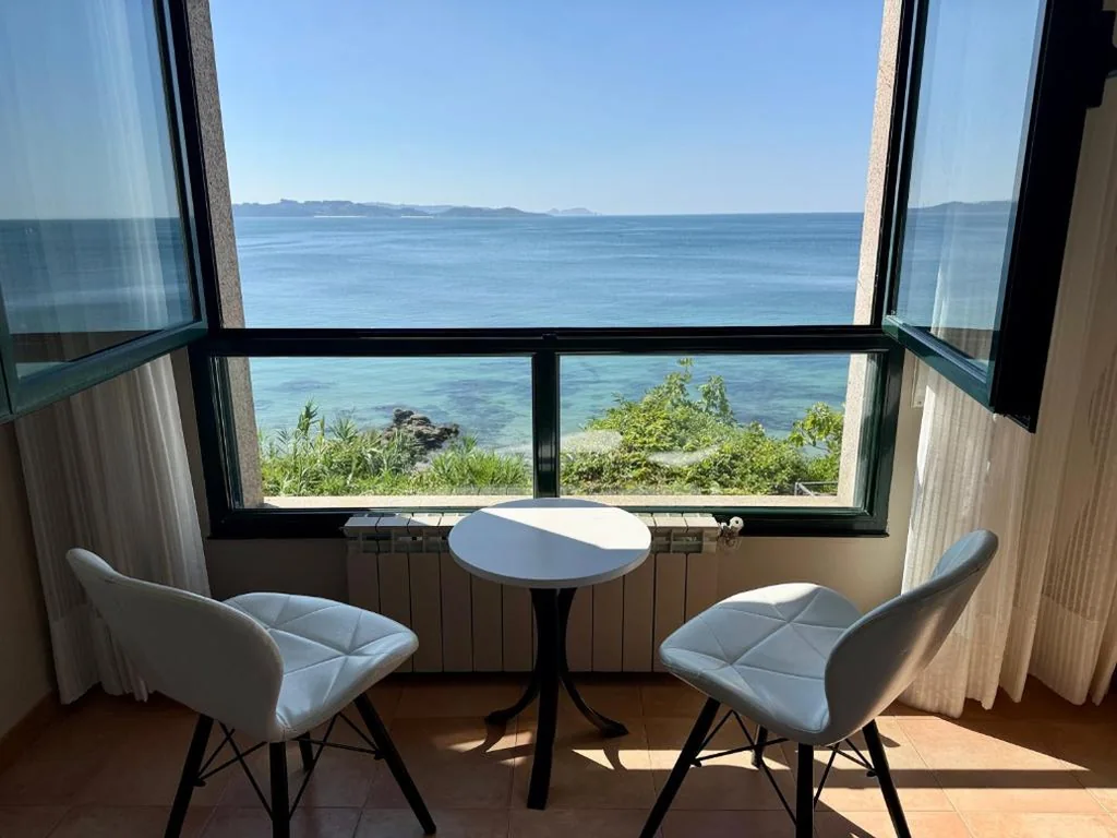 Camera doppia Deluxe con vista mare - 2 letti — Hostal Casa Aurita Adults Only