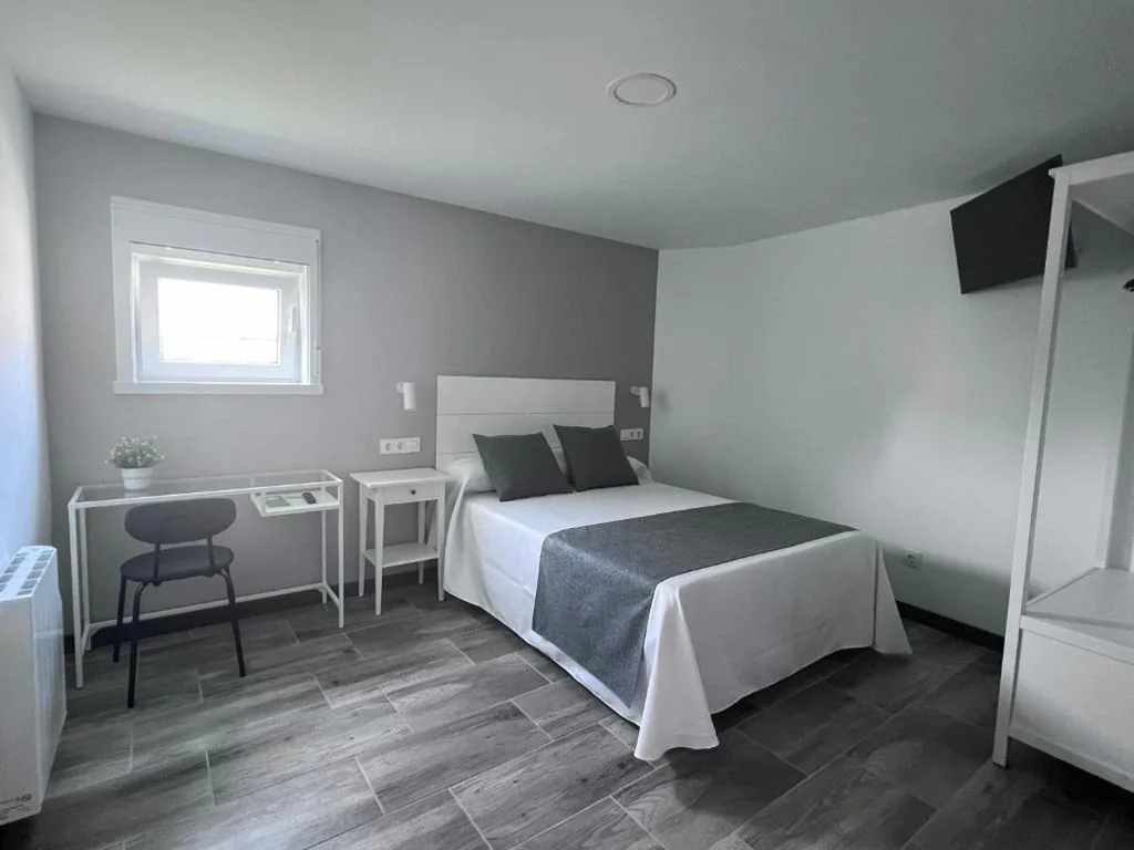 Kamer met groot bed — HOSTAL CASA JULIO - Auto Check-in