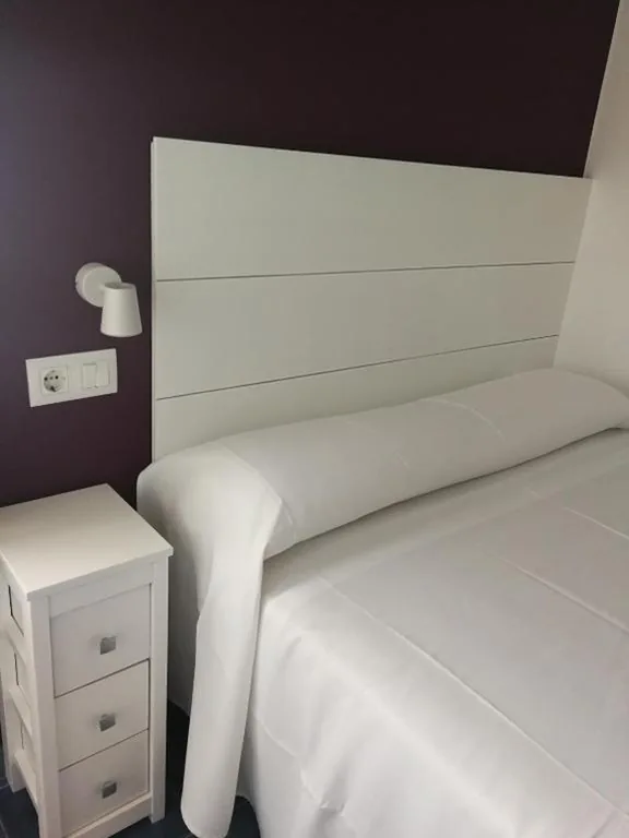Standaardkamer - 1 groot bed — HOSTAL CASA JULIO - Auto Check-in