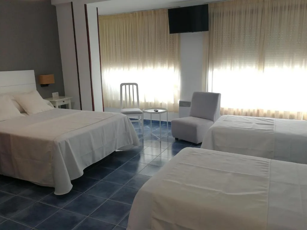 Familiekamer — HOSTAL CASA JULIO - Auto Check-in