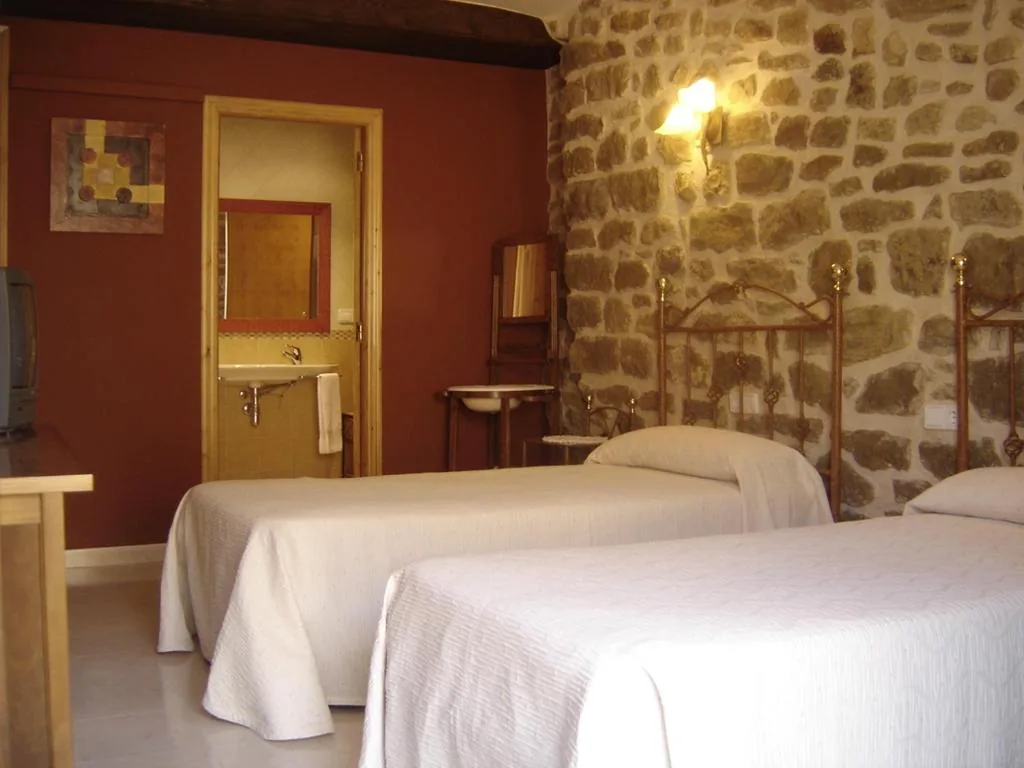 Tweepersoonskamer met balkon - 2 bedden — Hostal Casa Laure y Mª Jose
