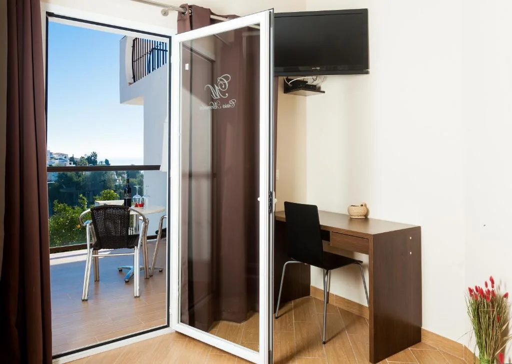 Doble con terraza y vistas al mar — Hostal Casa Mercedes