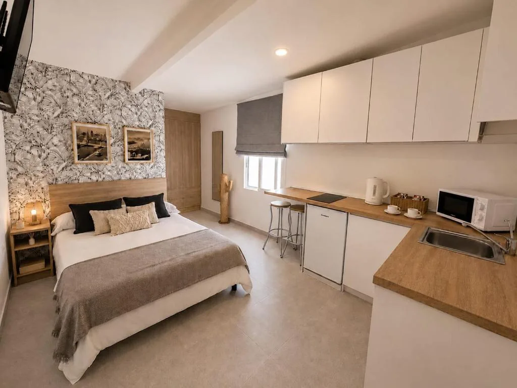 Deluxe-studio — Hostal Casa Miguel Marbella