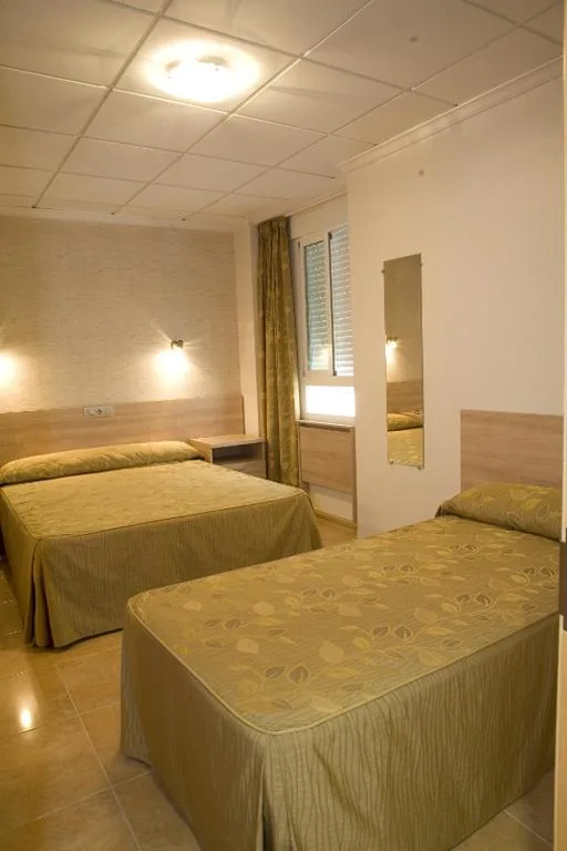 Dreibettzimmer — Hostal Casa Paco