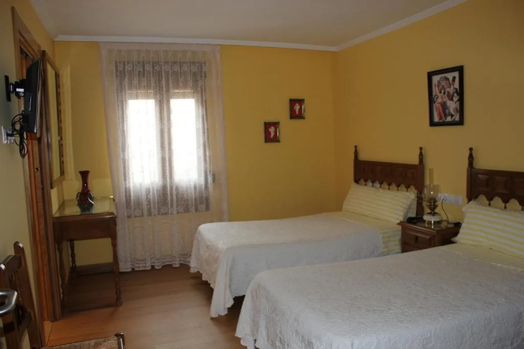 Tweepersoonskamer - 1 of 2 bedden — Hostal Casa Perico
