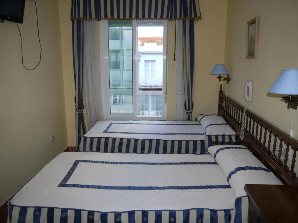 Camera doppia - 2 letti — Hostal Casais