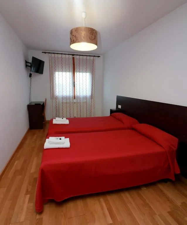 Apartment mit 2 Schlafzimmern (4 Erwachsene) — Hostal CASASNOVAS