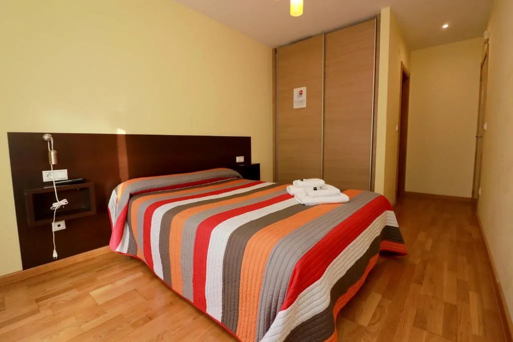 Einzelzimmer — Hostal CASASNOVAS