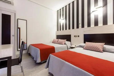 Hostal Castilla I Atocha — photo 5