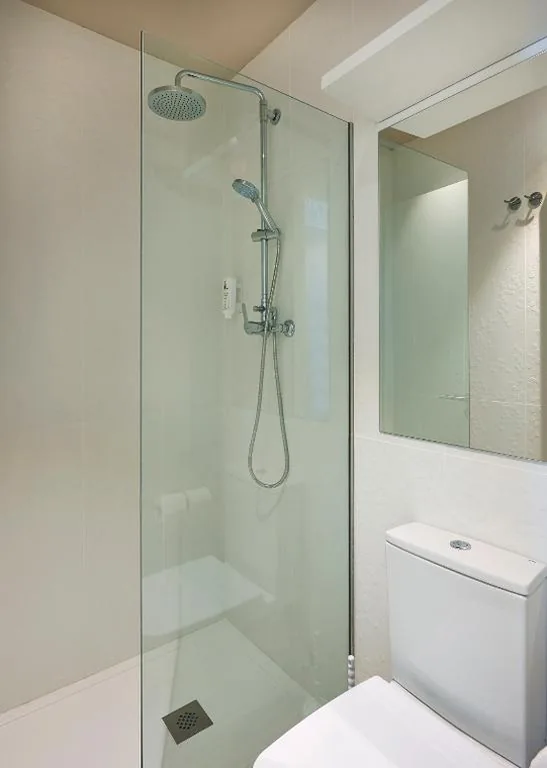 Habitación Doble con cama supletoria - 1 o 2 camas — Hostal Central Barcelona