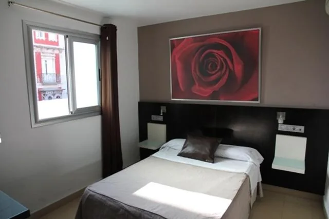 Habitación Doble — Hostal Central