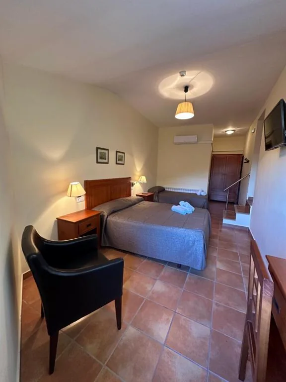 Familienzimmer — Hostal Centre Del Montsec
