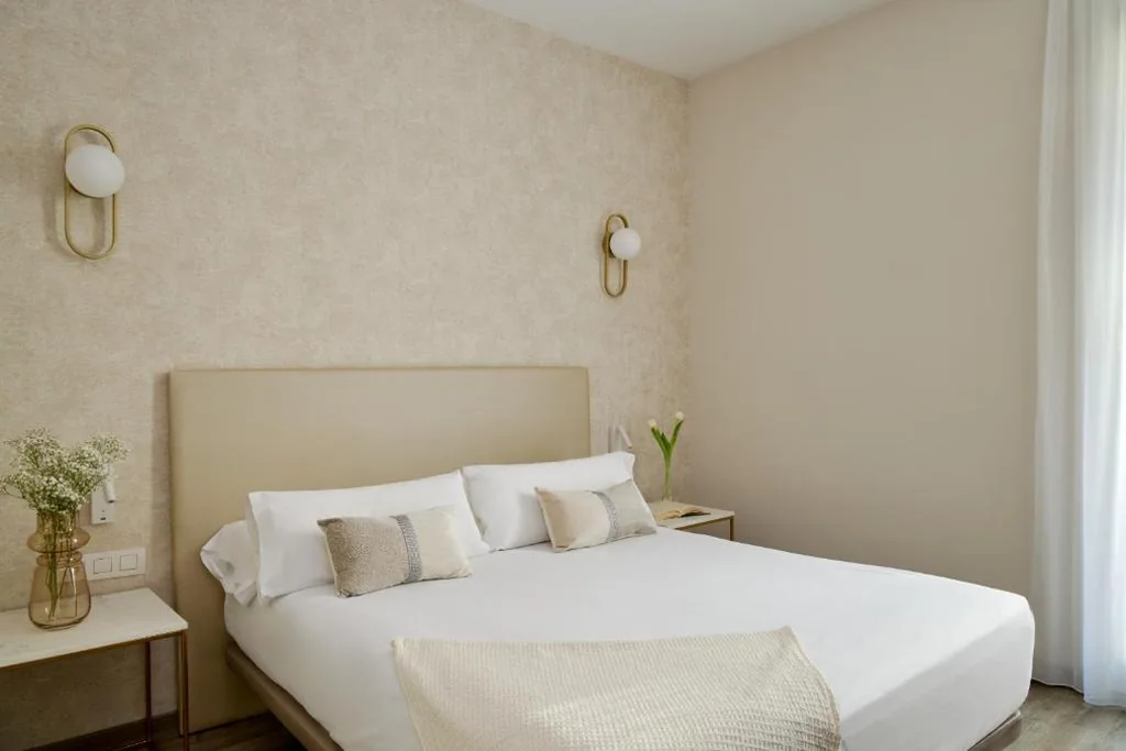 Double Room — Hostal Centric