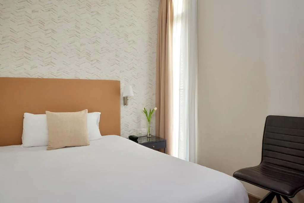 Single Room — Hostal Centric