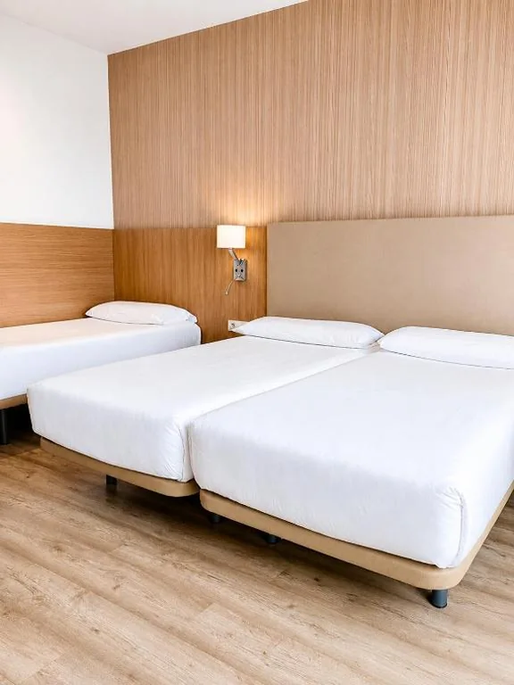 Triple Room — Hostal Centric