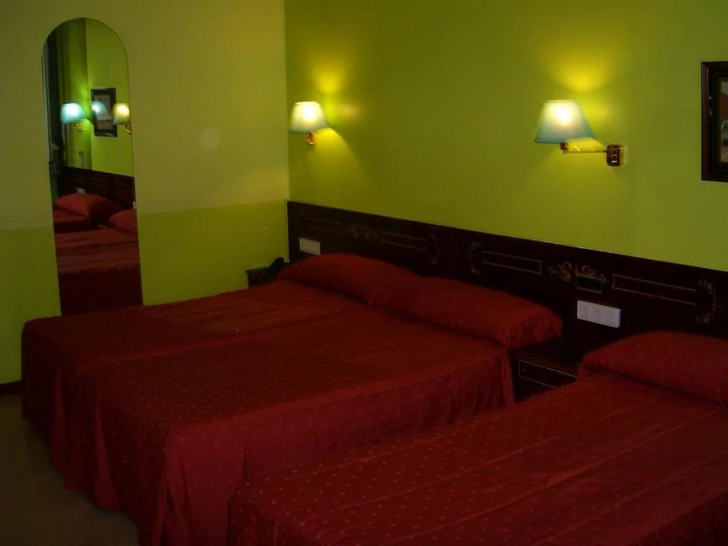 トリプルルーム — Hostal Centro Sol Madrid