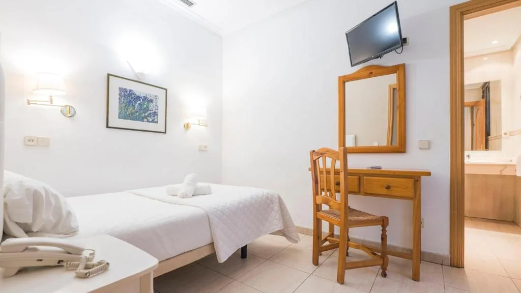 シングルルーム — Hostal Centro