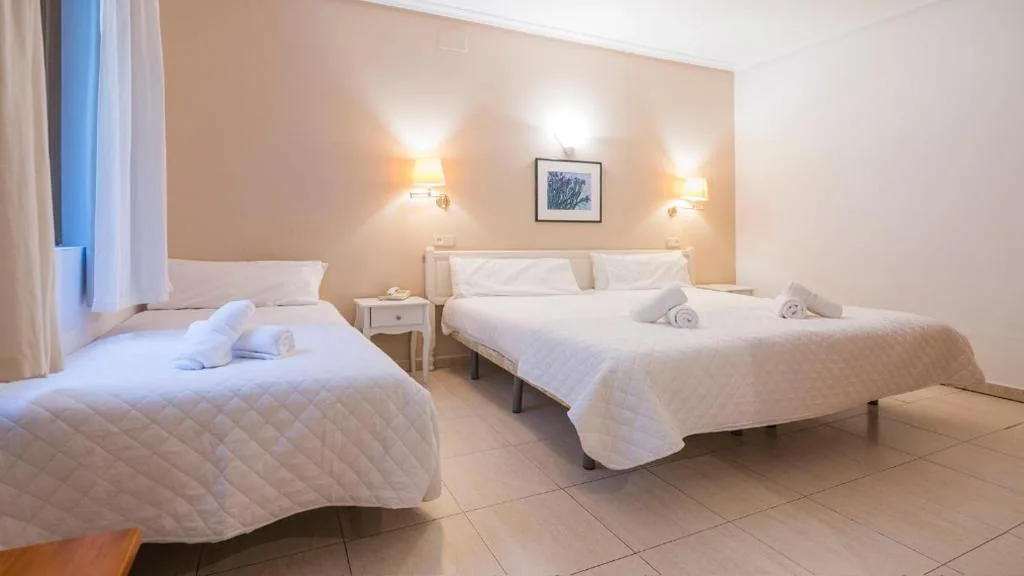 トリプルルーム — Hostal Centro