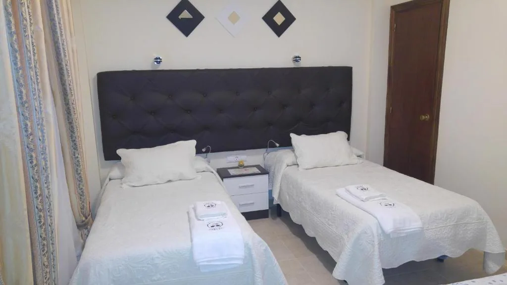Habitación Doble - 1 o 2 camas — Hostal Cerezo