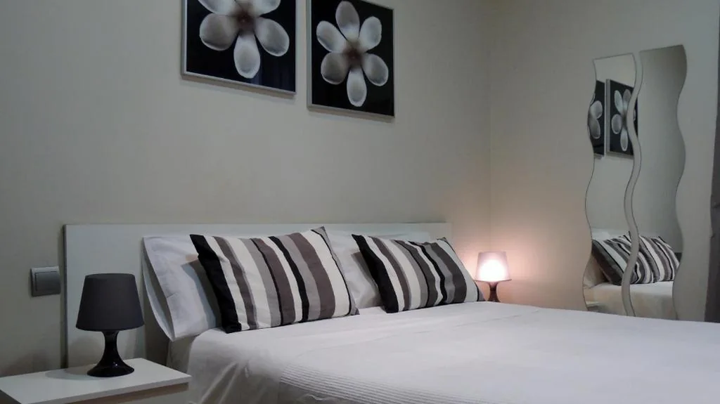 Camera Doppia con balcone — Hostal Cervantes