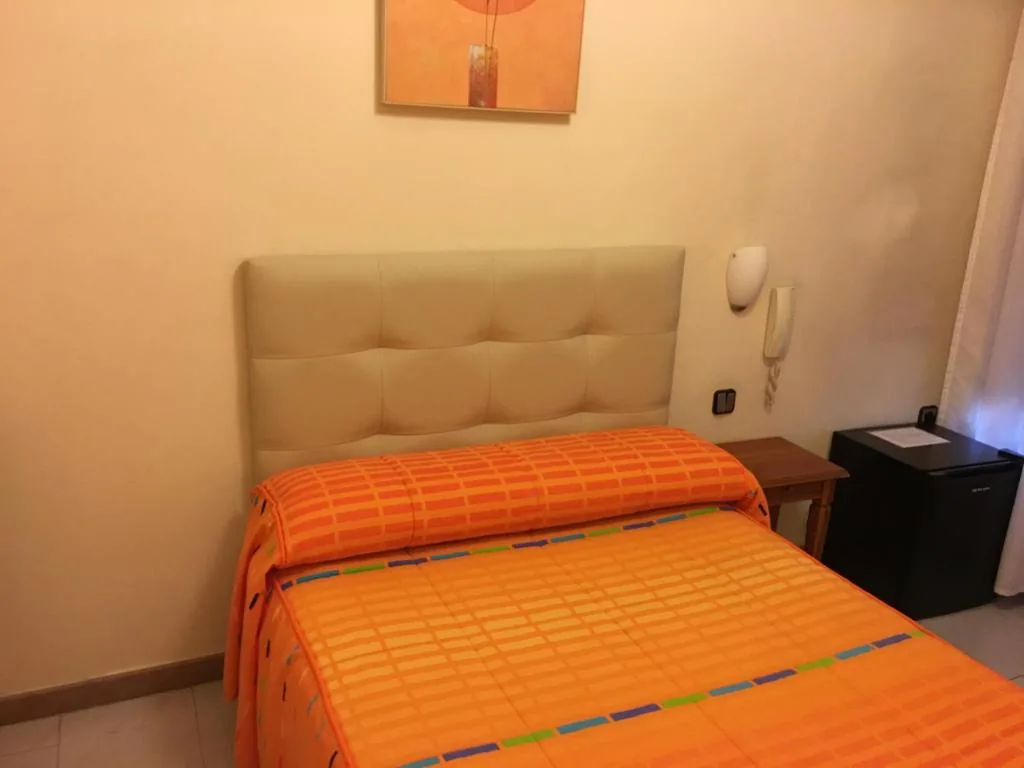 Einzelzimmer — Hostal Cervantes