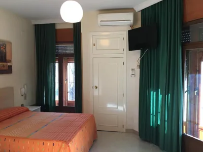 Hostal Cervantes — Foto 12