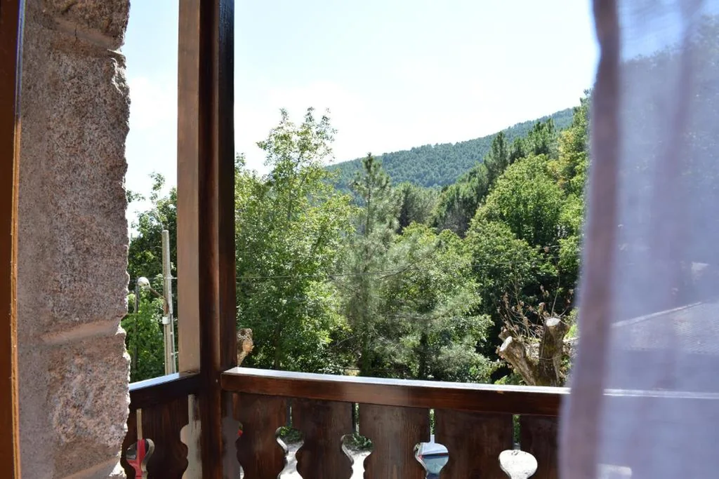 バルコニー付きスイート — Hostal Cielo de Gredos