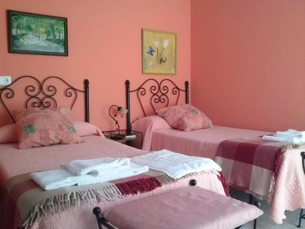 コネクティング・ダブルルーム2室（大人4名） — Hostal Ciudad de Nájera